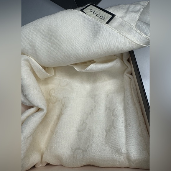 GUCCI Monogram Ivory Wool / Silk Guccissima Scarf Brand New With Tags 😻 - Picture 7 of 9